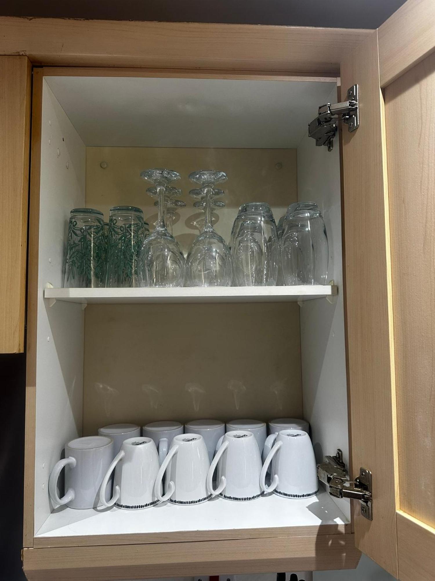 London 2 Bed 2 Bath Apartment Holiday Home - Free Parking - 3Min Walk To The Train Station - 19Min To London Liverpool Street 5Min To Victoria Line 1Gb Broadband Super Fast Internet Ground Floor 100S Of Shops Restaurants Bakeries 24-Hour Asda Superst Esterno foto