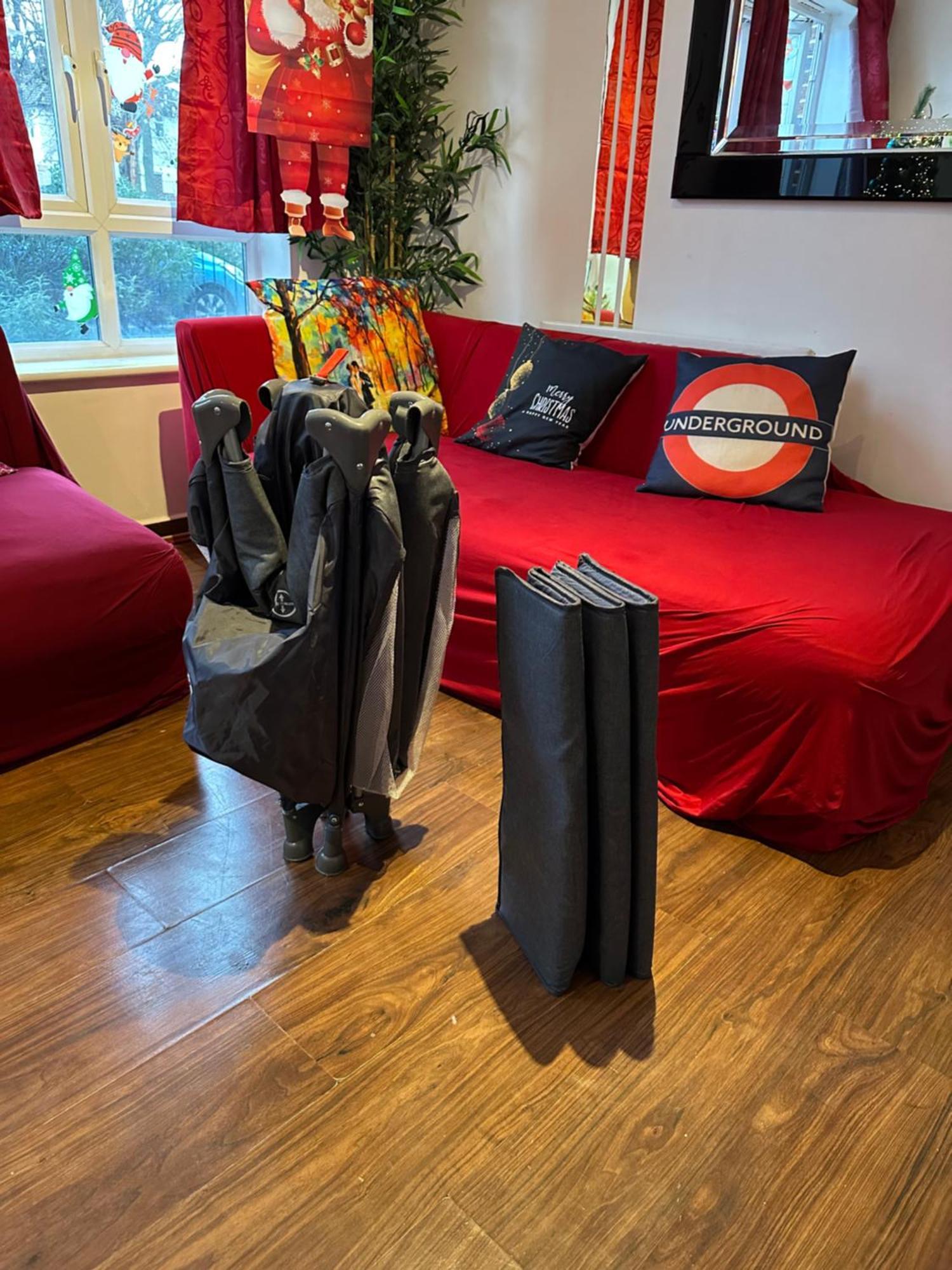 London 2 Bed 2 Bath Apartment Holiday Home - Free Parking - 3Min Walk To The Train Station - 19Min To London Liverpool Street 5Min To Victoria Line 1Gb Broadband Super Fast Internet Ground Floor 100S Of Shops Restaurants Bakeries 24-Hour Asda Superst Esterno foto